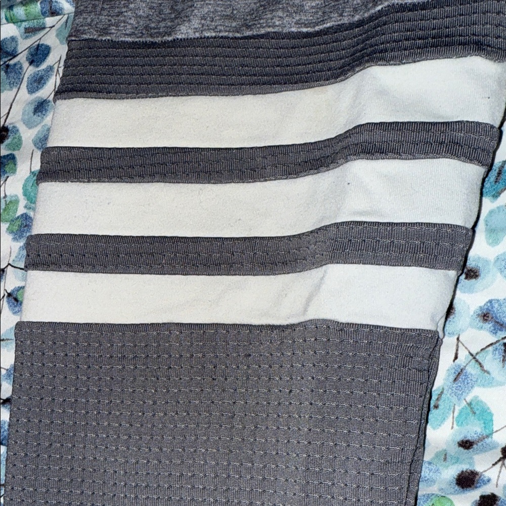 Bombshell Leggings - image 3